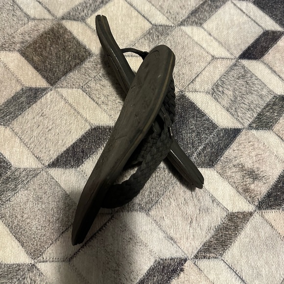 Women’s Reef Black Foam Sandals Size 7 - Picture 3 of 3